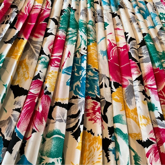 TAN JAY - VIintage Summer Print Pleated Skirt - Picture 3 of 11